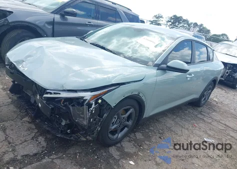 2025 Kia K4 Lxs из США, поврежденный, VIN 3KPFT4DE8SE041047